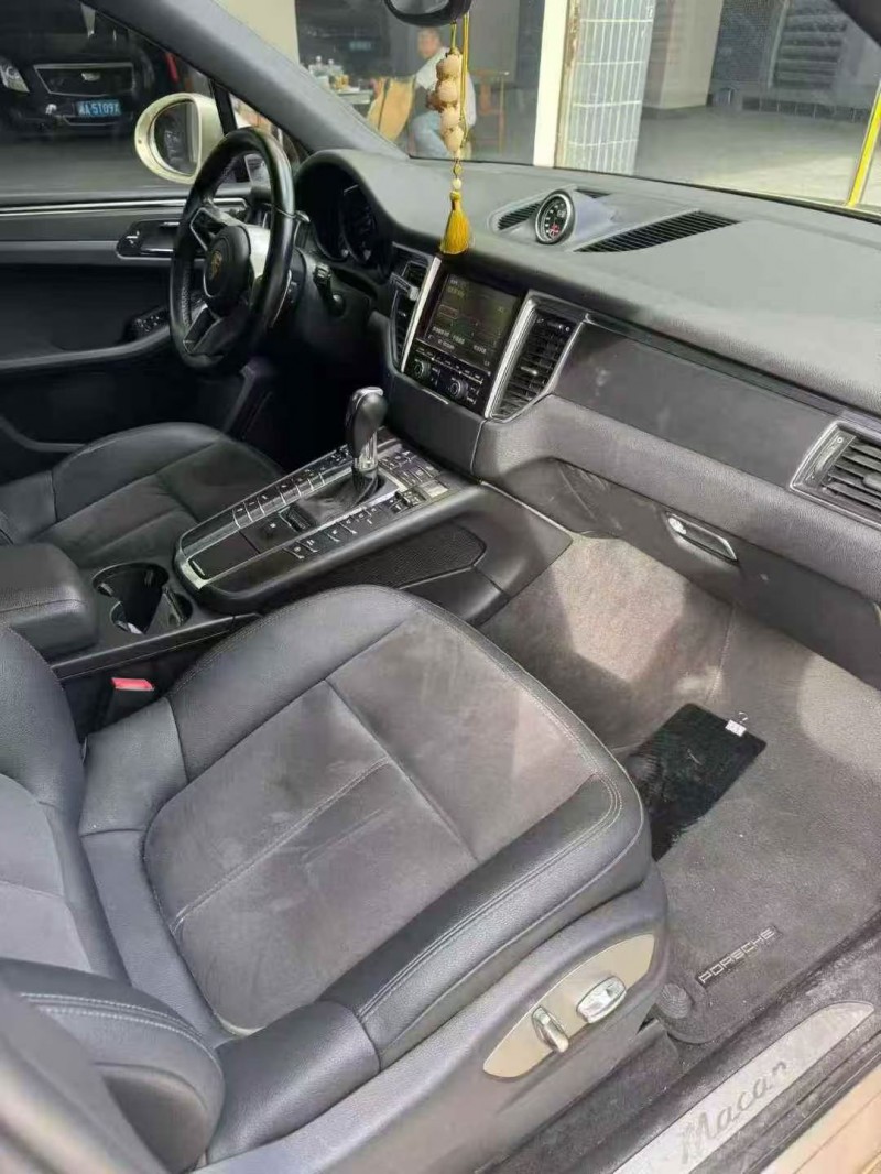 衡阳15年保时捷Macan4