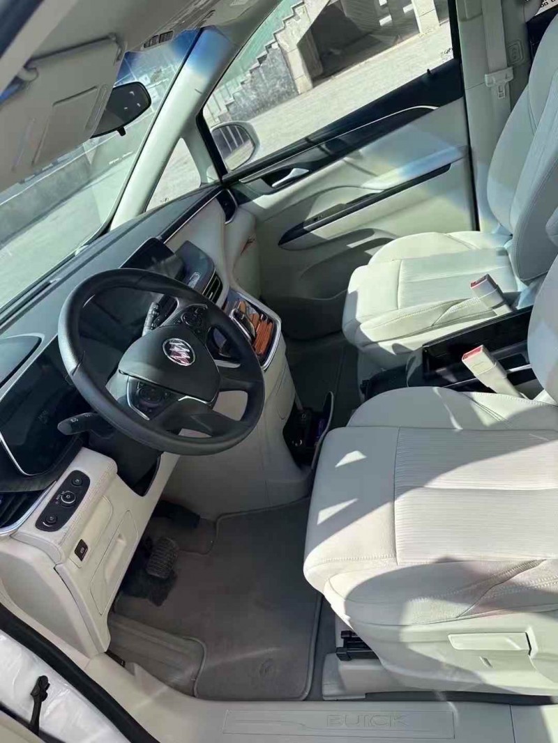 青岛25年别克GL86