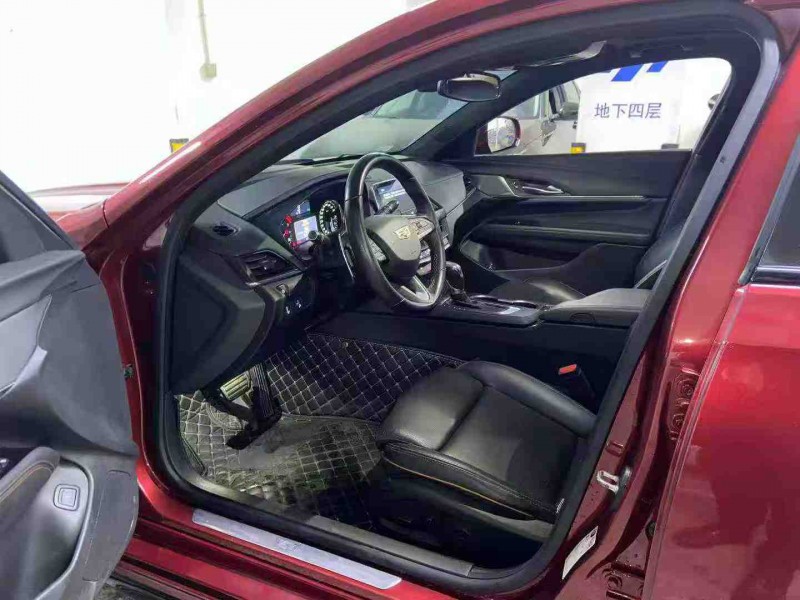 成都20年凯迪拉克CT44