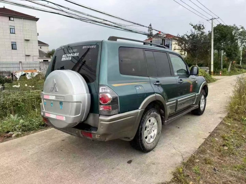 嘉兴12年三菱帕杰罗7