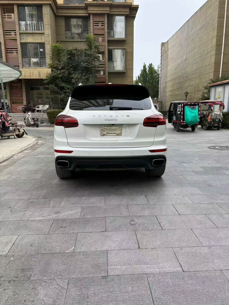 邢台15年保时捷卡宴9