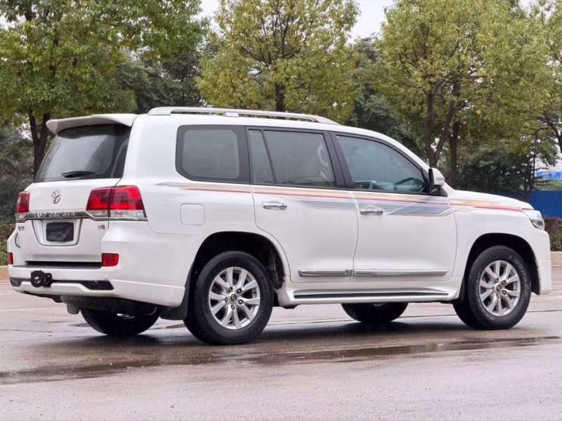 昆明19年丰田兰德酷路泽7