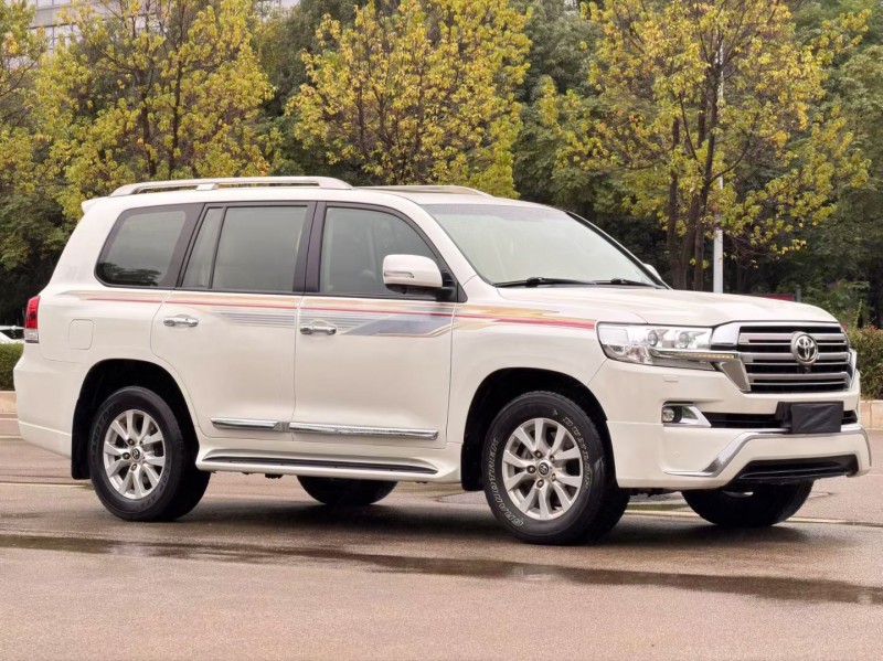 昆明19年丰田兰德酷路泽9