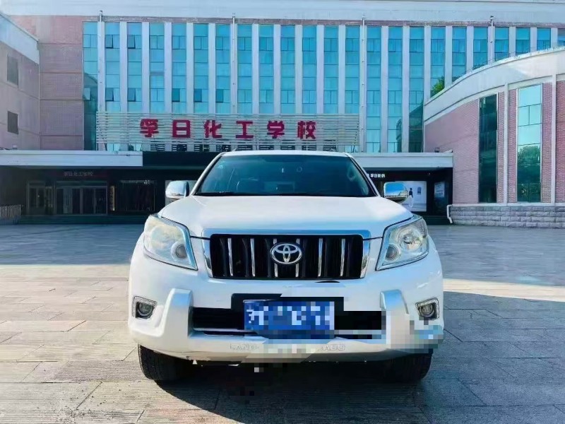 青岛12年丰田普拉多1