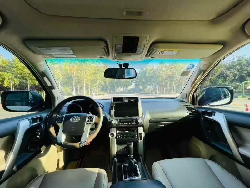 青岛12年丰田普拉多5