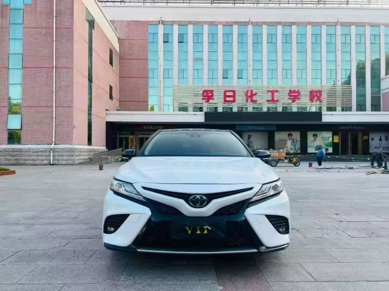 枣庄19年丰田凯美瑞1