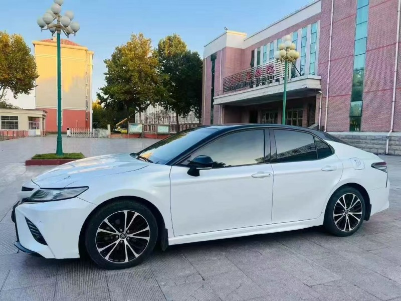 枣庄19年丰田凯美瑞2
