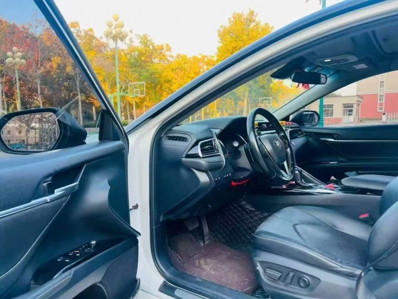 枣庄19年丰田凯美瑞5