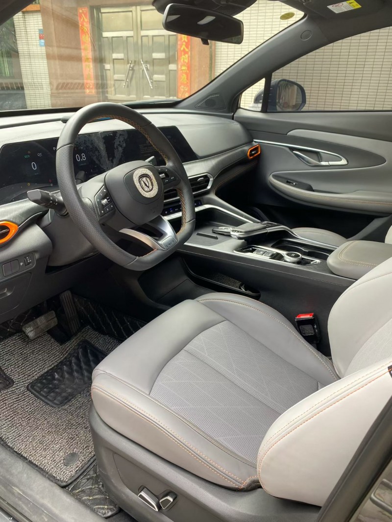 中山22年长安汽车UNI4