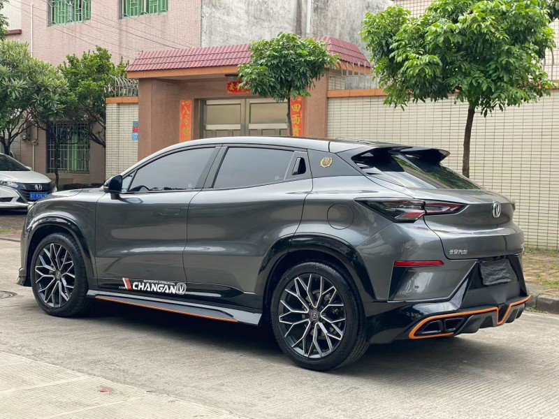 中山22年长安汽车UNI8