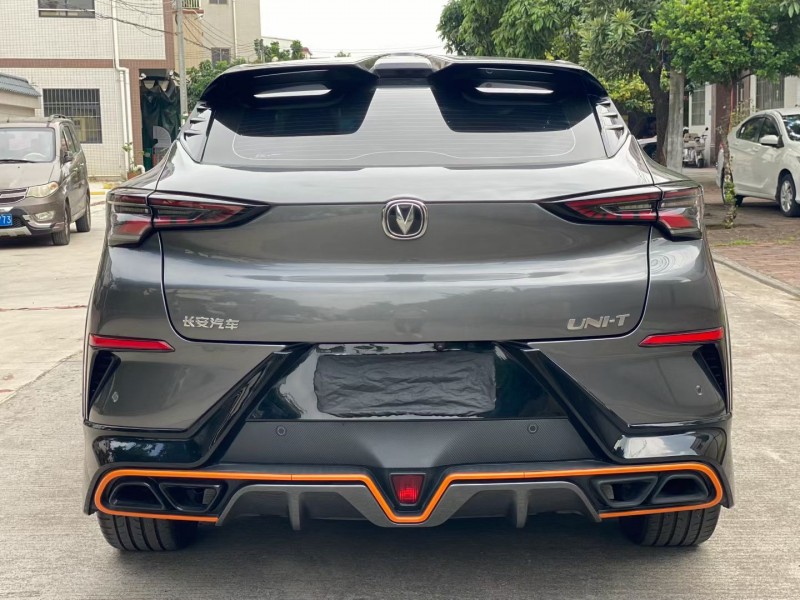 中山22年长安汽车UNI9