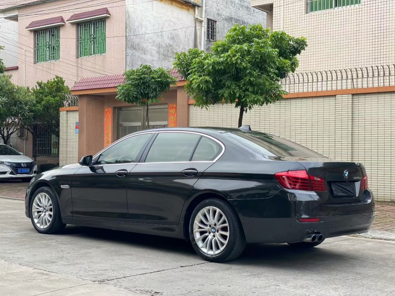 中山15年宝马5系8