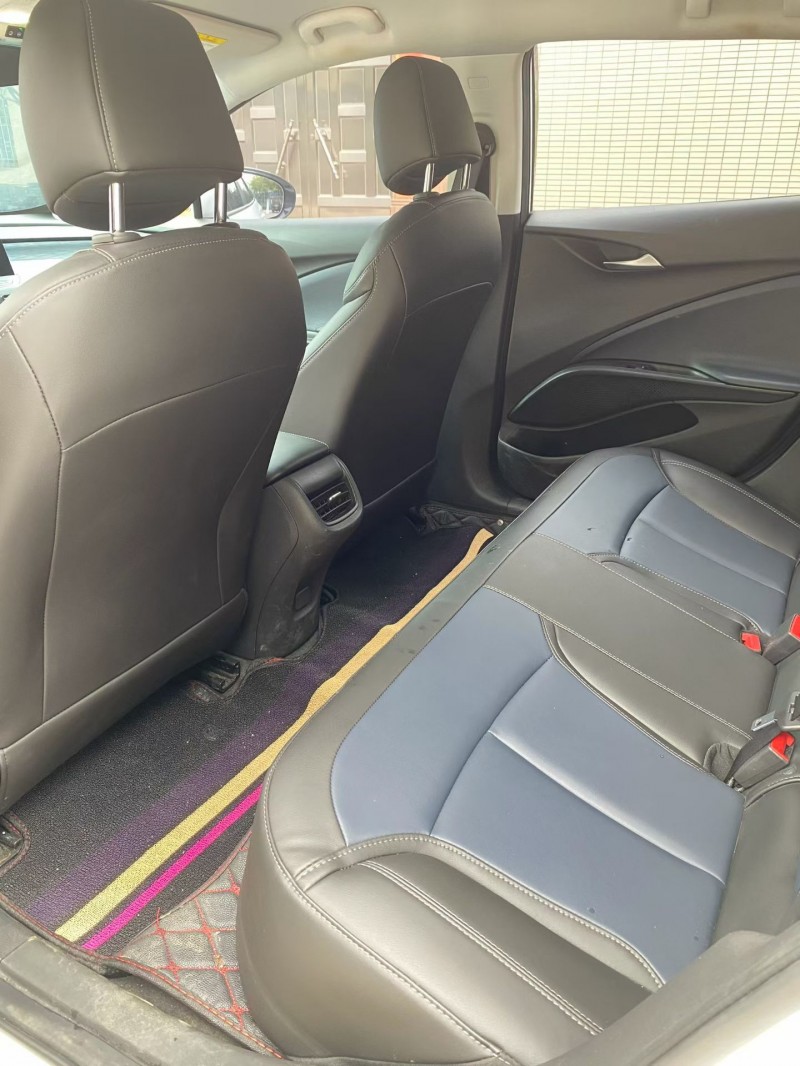 中山23年别克微蓝6