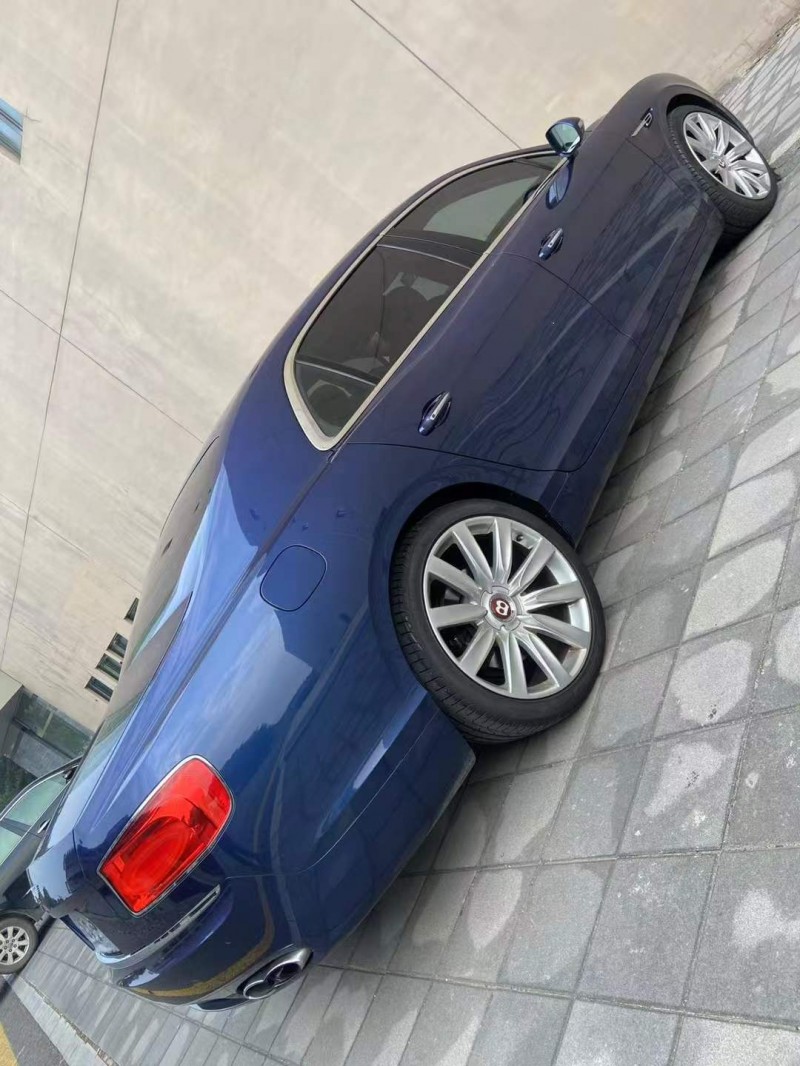 营口18年宾利飞驰5