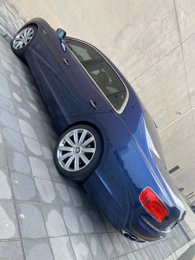 营口18年宾利飞驰8