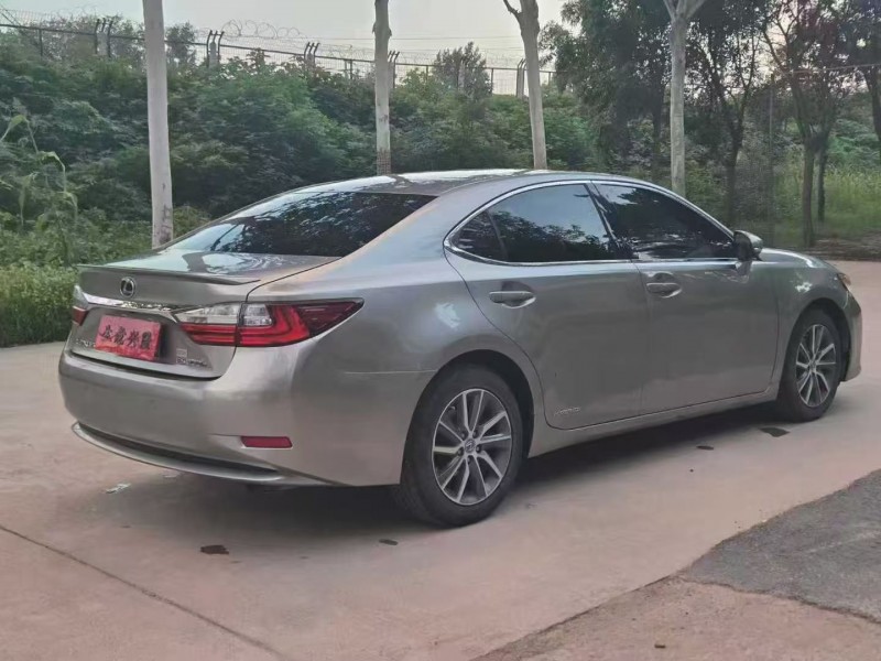 平顶山18年雷克萨斯ES7