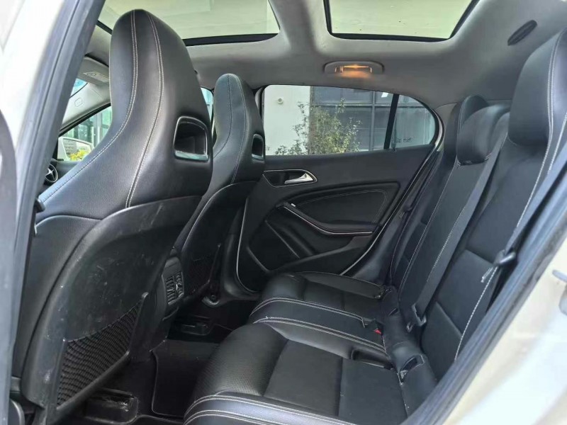 深圳17年奔驰GLA3