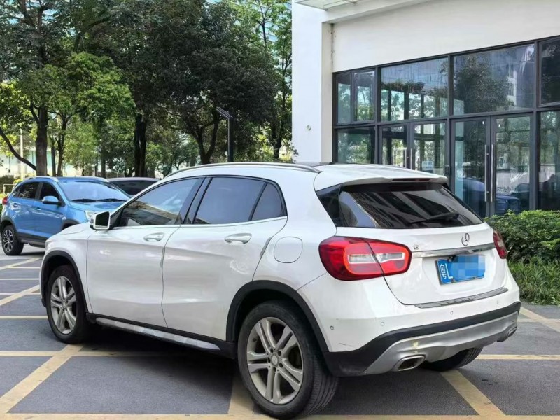 深圳17年奔驰GLA5