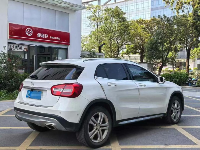 深圳17年奔驰GLA9