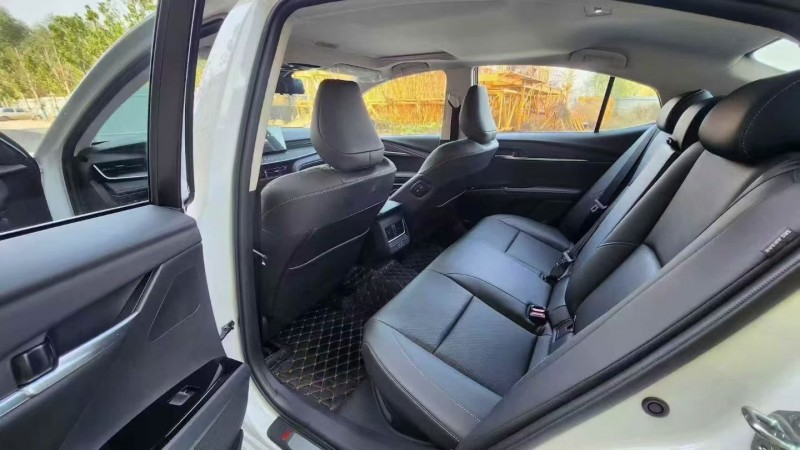 唐山25年丰田凯美瑞4