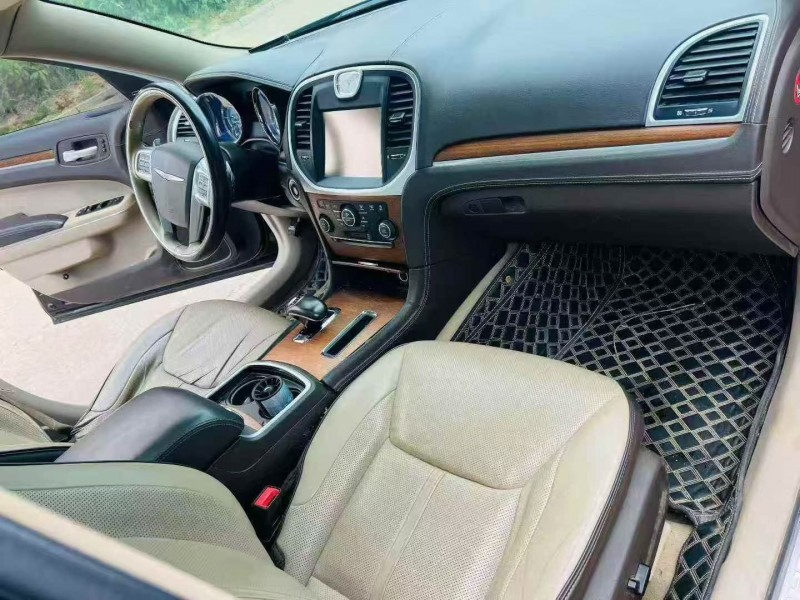 烟台15年克莱斯勒300C6