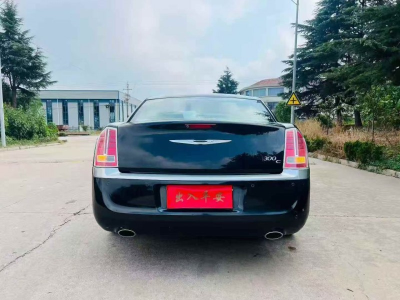烟台15年克莱斯勒300C9