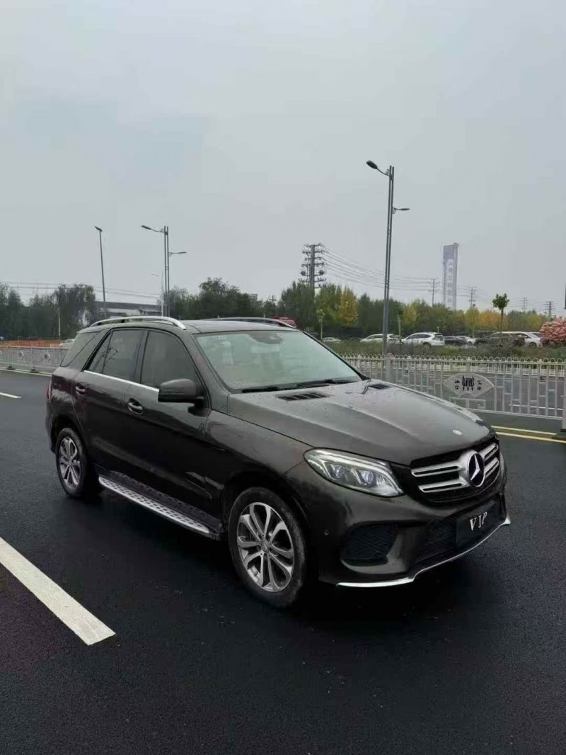 济宁16年奔驰GLE2