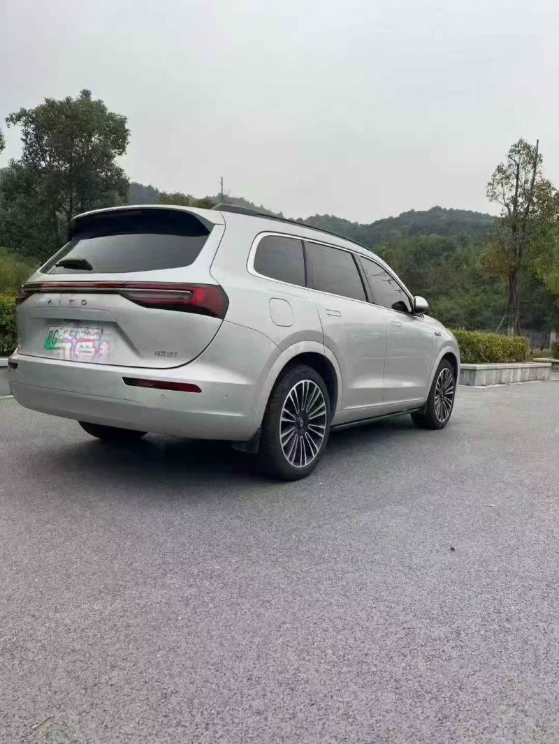 新余24年华为智选问界8