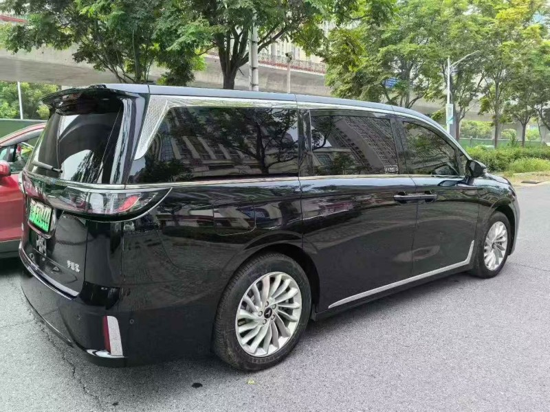 宜昌23年岚图汽车梦想家8