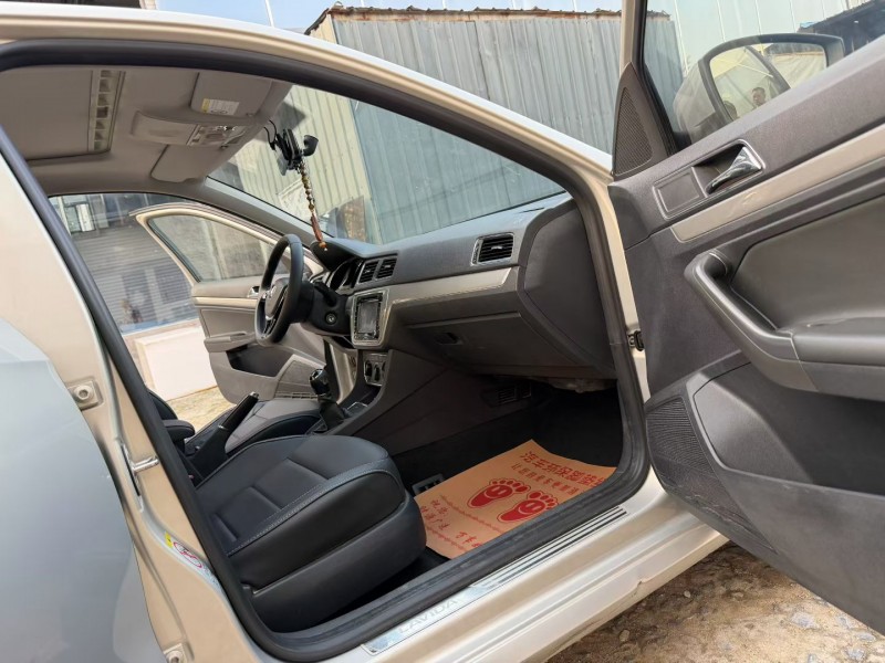 徐州16年大众朗逸6