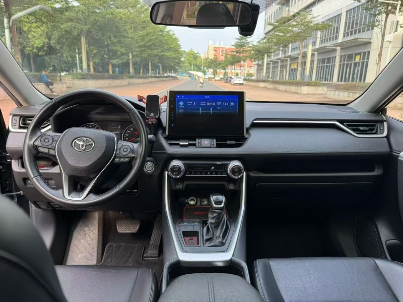 珠海22年丰田威兰达6