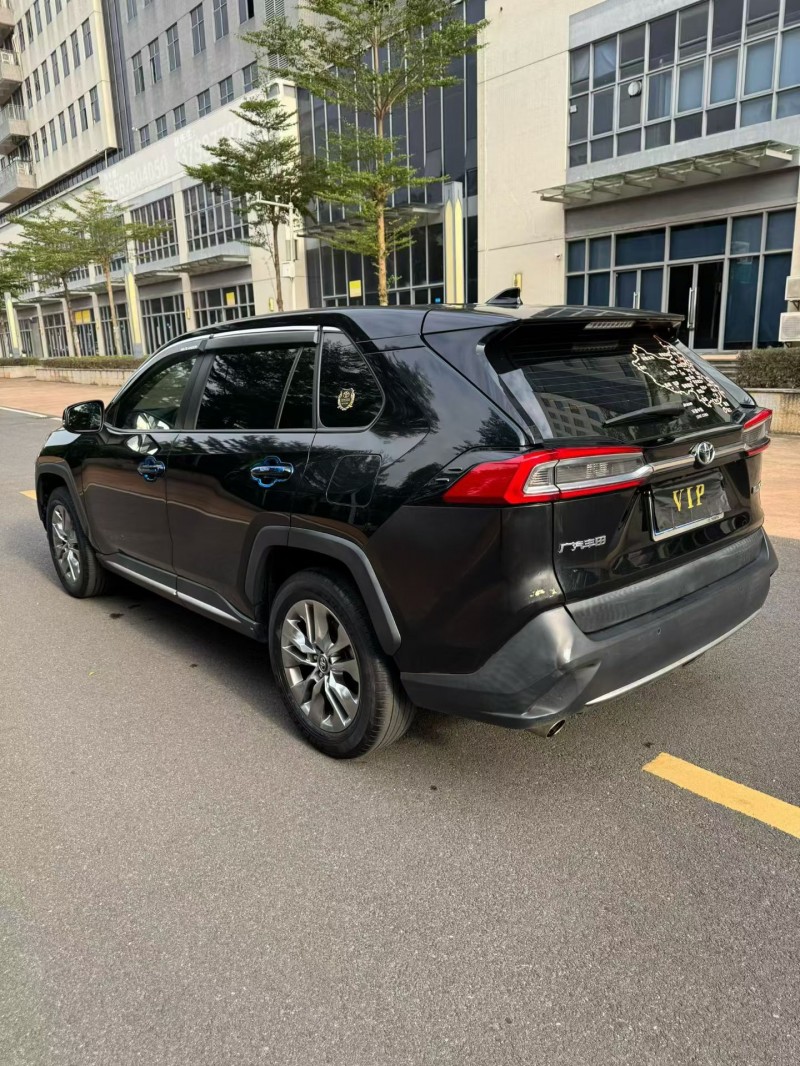 珠海22年丰田威兰达8