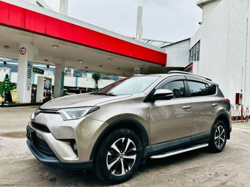 深圳17年丰田RAV43