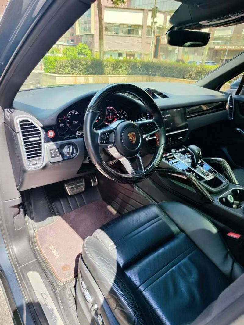 汕头18年保时捷卡宴4
