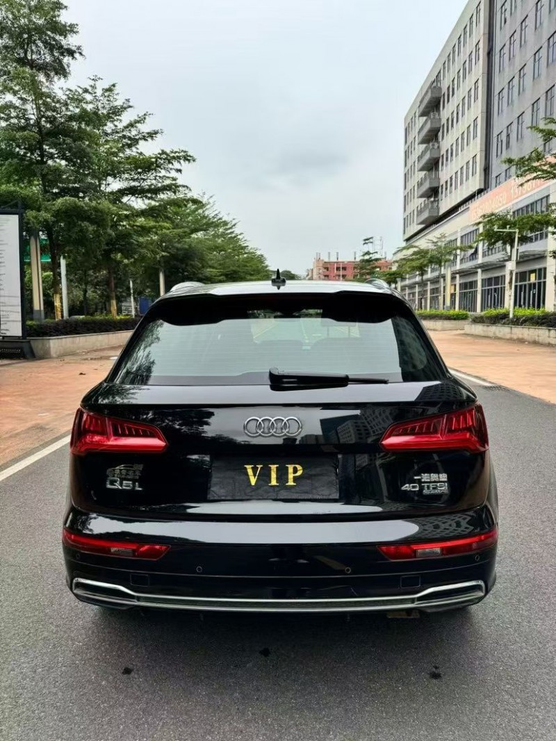 珠海20年奥迪Q59