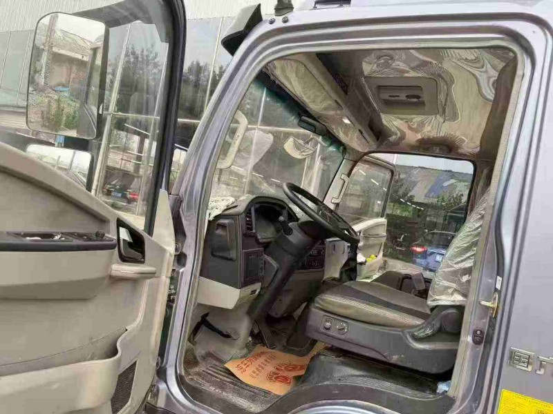 徐州23年卡车系列重汽豪沃4