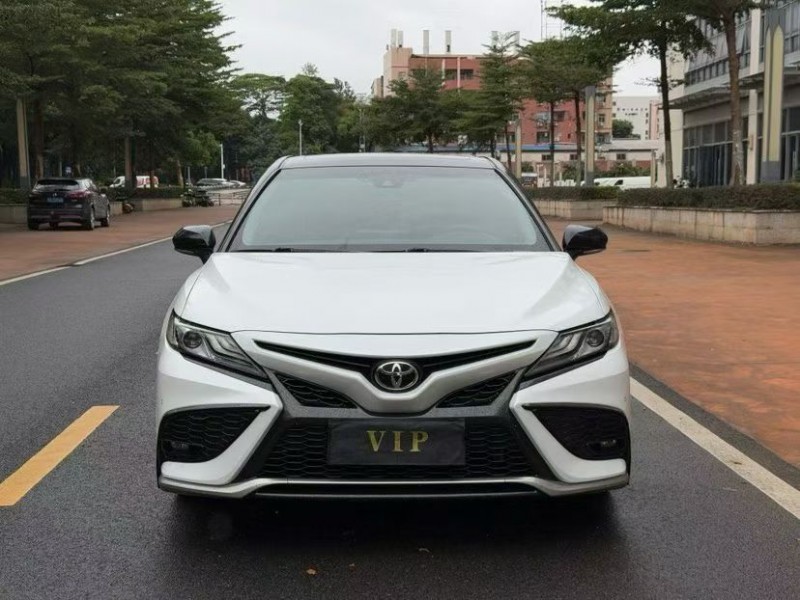 深圳21年丰田凯美瑞1