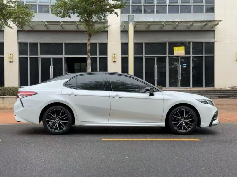 深圳21年丰田凯美瑞8