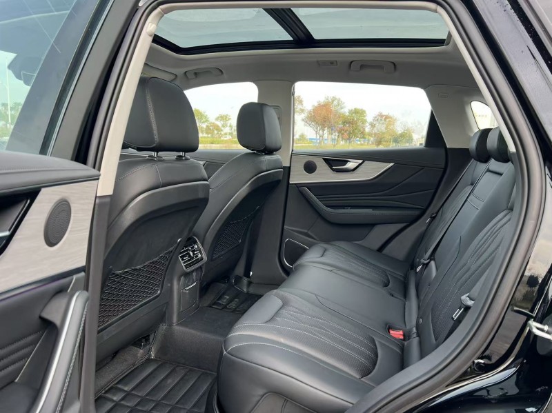 盐城25年红旗HS55