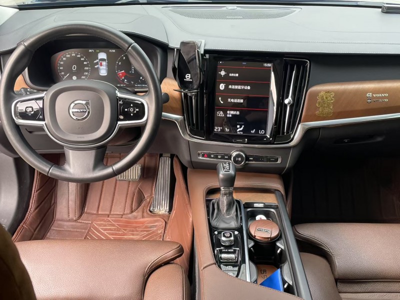 济宁20年沃尔沃S904