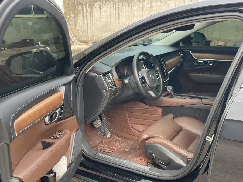 济宁20年沃尔沃S905