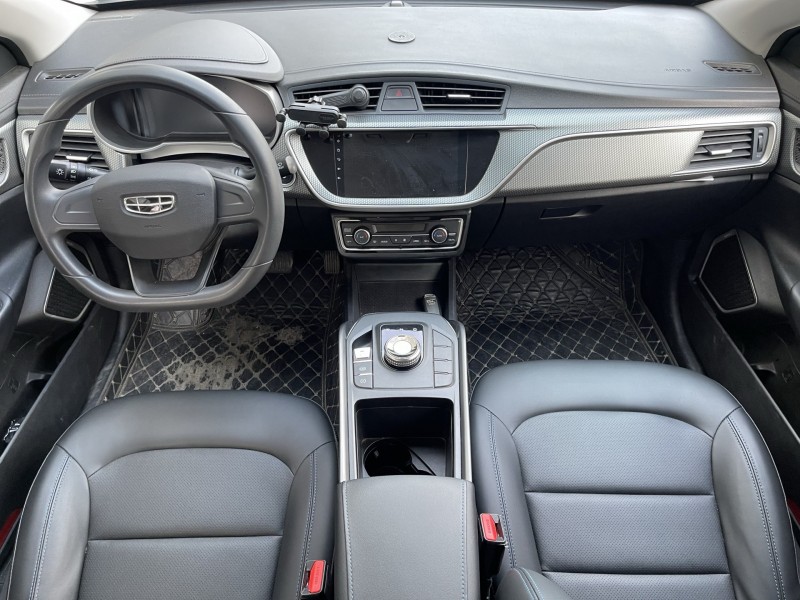 济宁23年吉利帝豪6