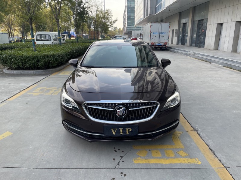 济宁16年别克君越1