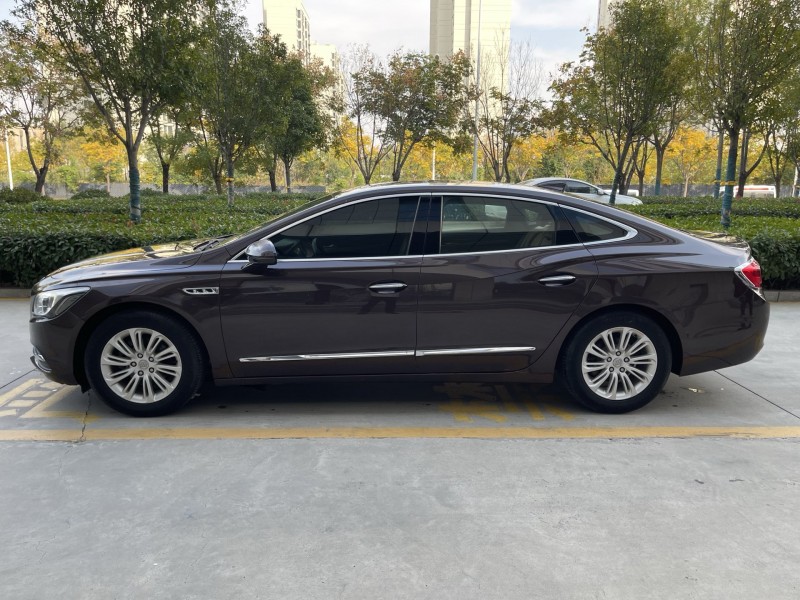 济宁16年别克君越7