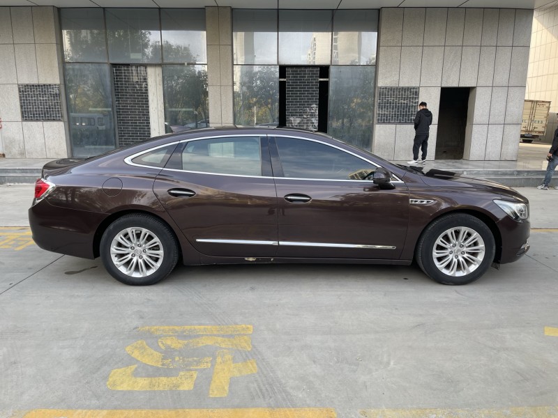 济宁16年别克君越8