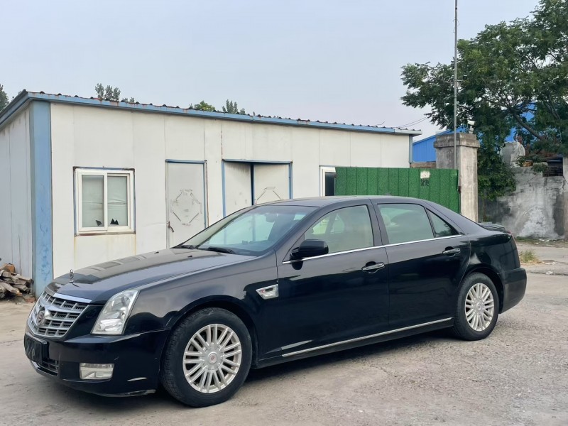 济宁12年凯迪拉克赛威2