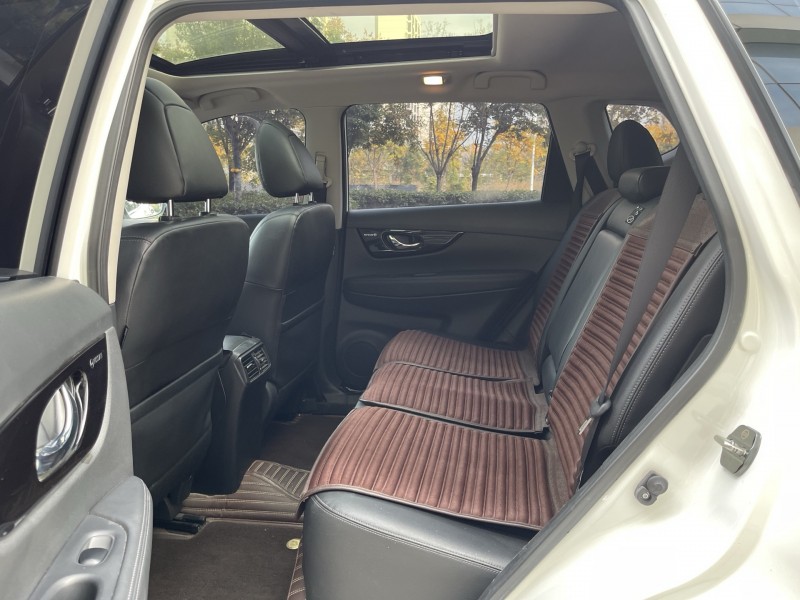 济宁20年日产奇骏6