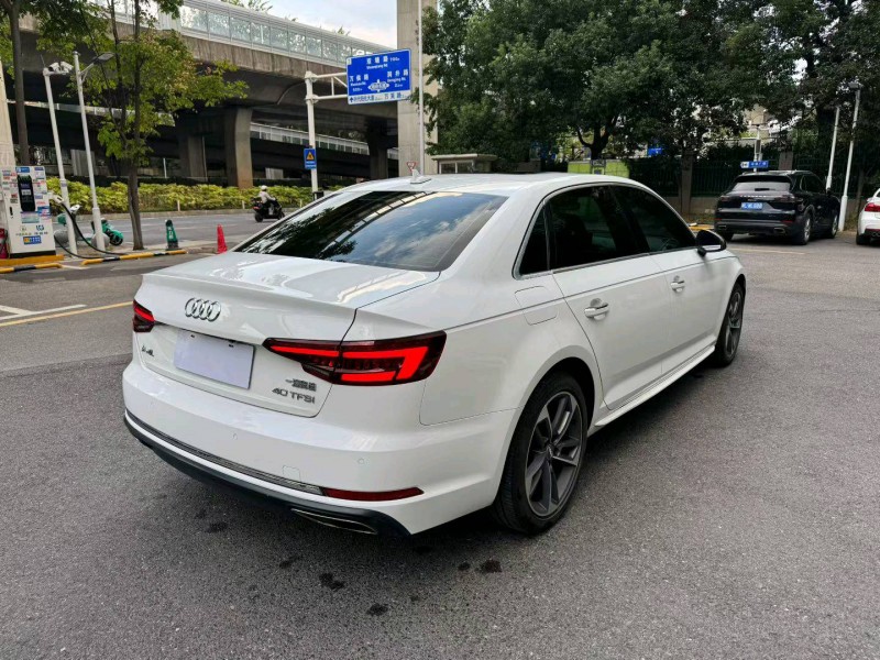 长沙19年奥迪A4L5