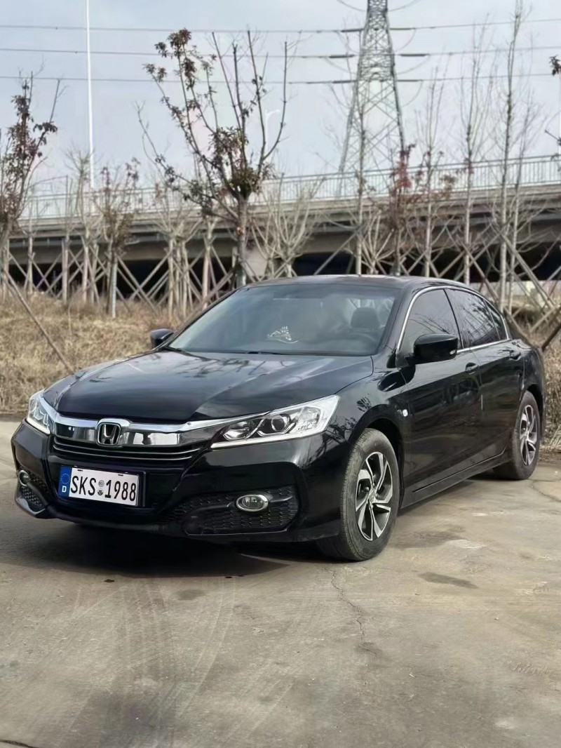 青岛18年本田雅阁2