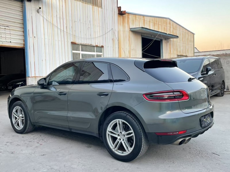 济宁17年保时捷Macan8